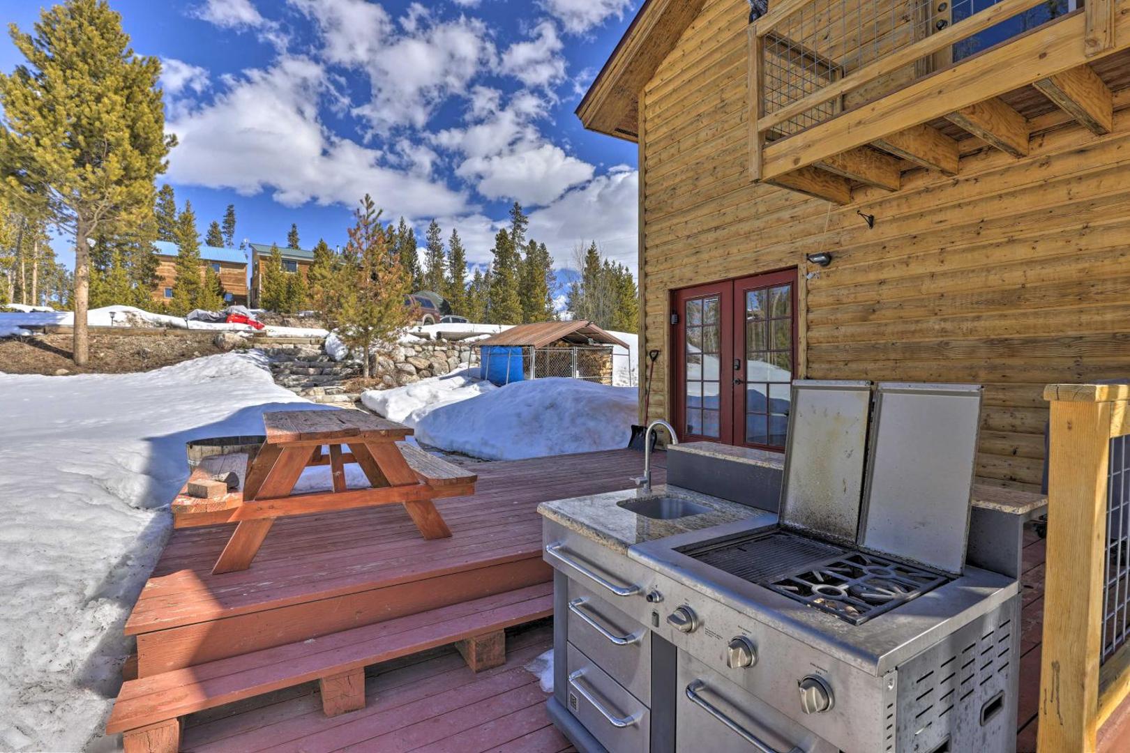 Grand Lake Cabin with Deck, Grill and Mtn Views!